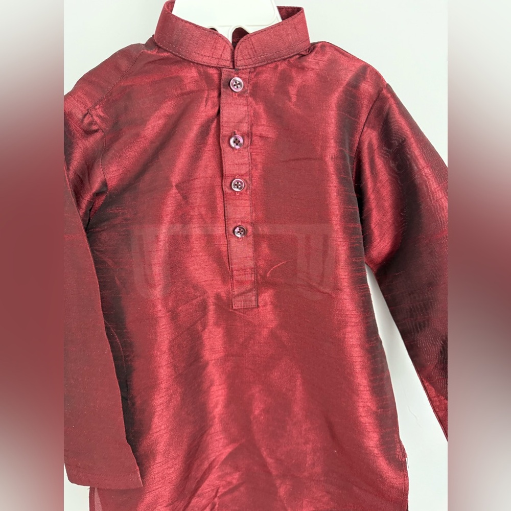 Indian Pakistani kurta.